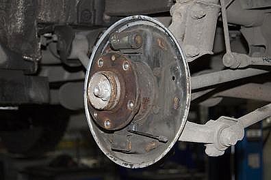 Замена тормозного переднего суппорта в автосервисе санрено